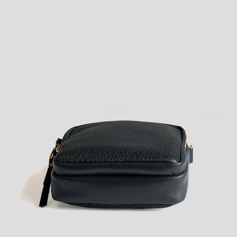 Bison Field Crossbody #177 | Black | Coronado Leather